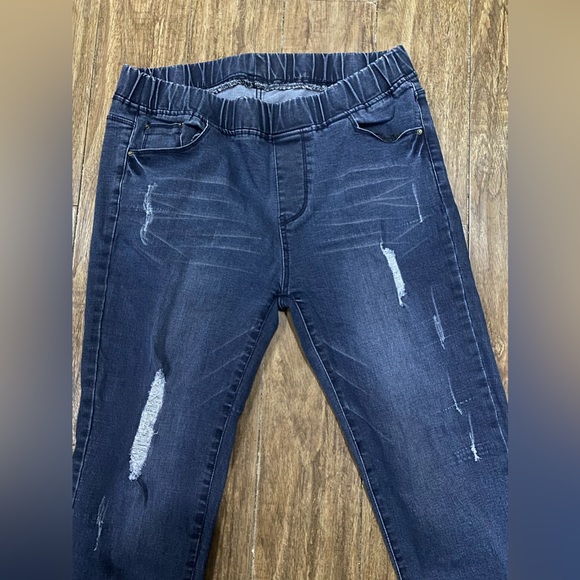 Denim - Picture 2 of 4